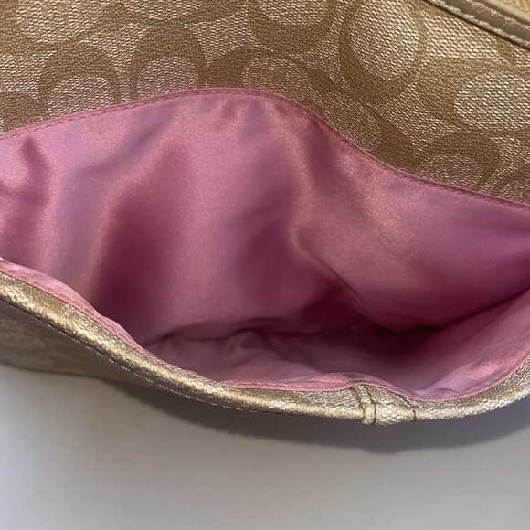 BNWOT Beautiful Crossbody Coach - Picture 7 of 9